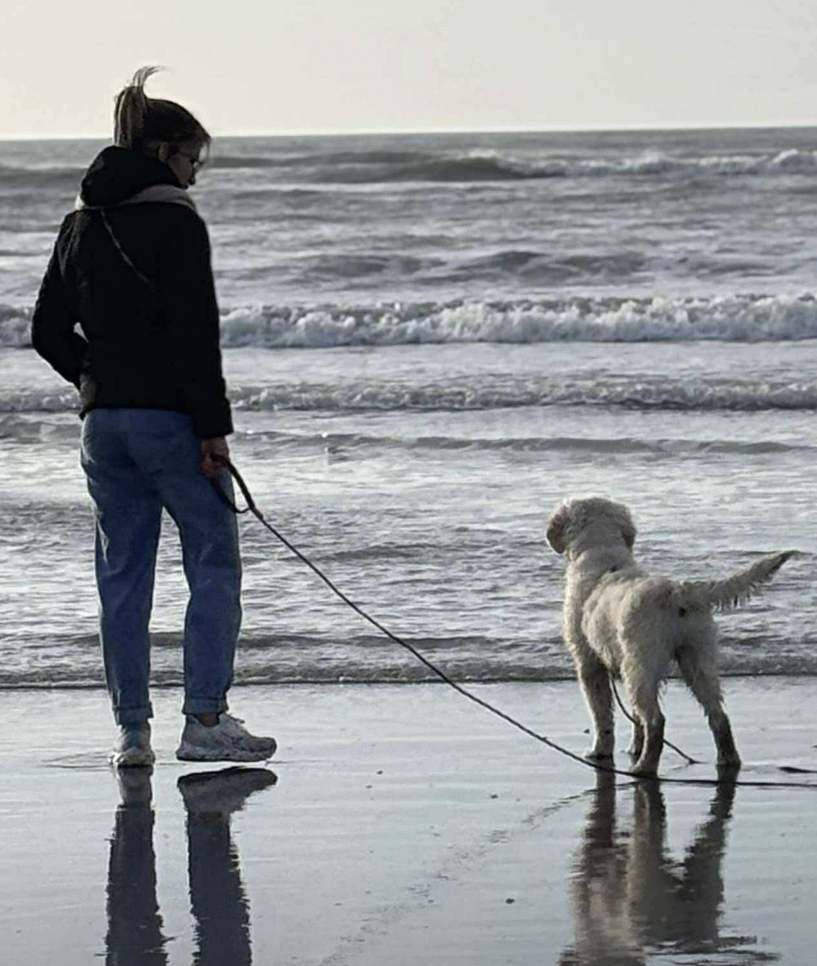 Promenade au bord de la mer avec Alba