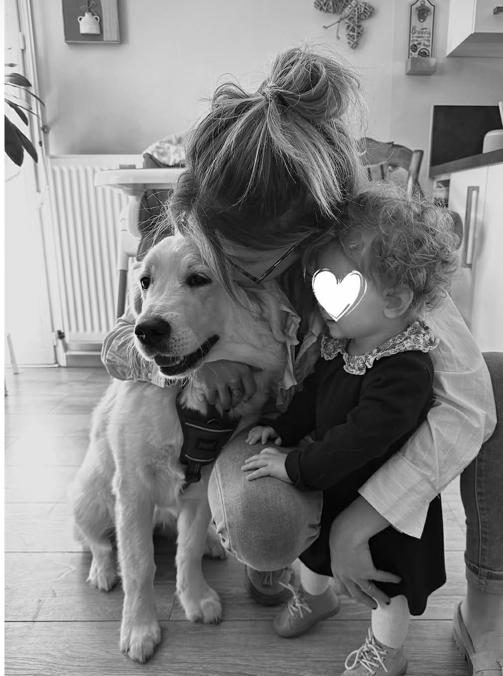 Pauline avec son chien et un enfant